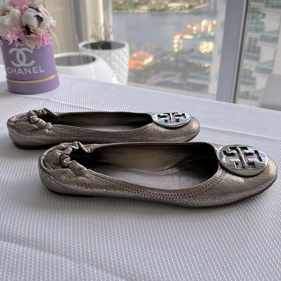 Tory Burch ballet flat size 9 genuine leather light bronze w/ silver - Picture 8 of 8